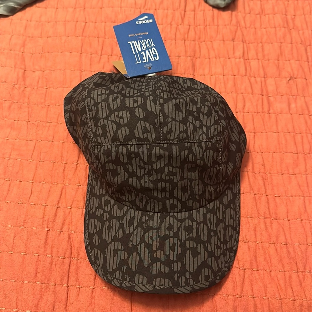 Brooks Moment Hat